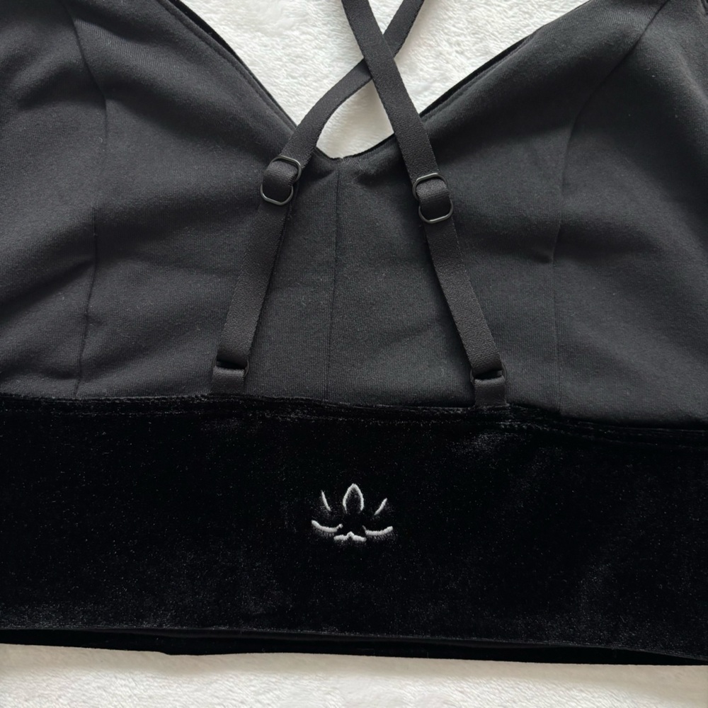BEYOND YOGA Black Long Line Velvet Motion Bralette--NWT--L - Picture 11 of 16